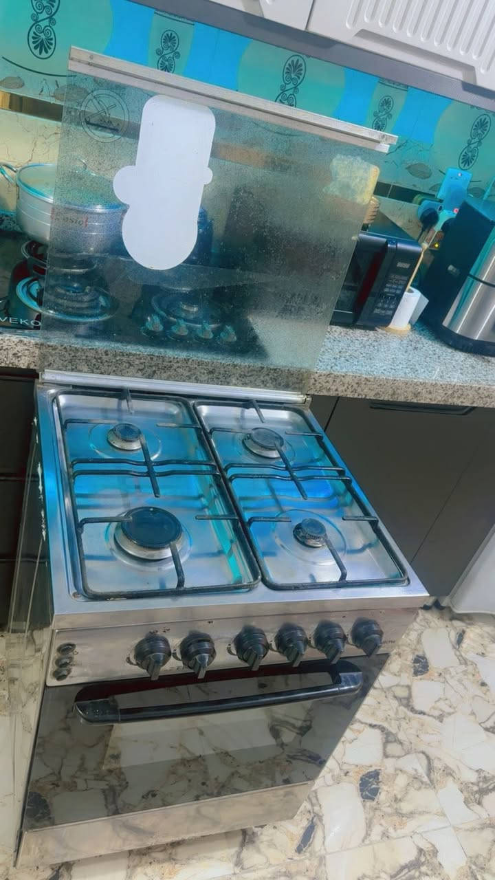 طباخ للبيع شغال عيون زركه نوعيه مصري نضيف السعر ١٠٠ ألف العنوان الشعب
الرقم ***********
