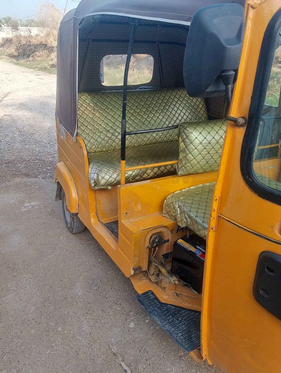 السلام عليكم متاح تكتك ١٧ وسنويه لوحات انكليزي تكتك كامله مكينه اكسل كهربائيات كامله معمره تعمير جديد تعمير مال جناي تأخذه الف ماتصرف عليه للبيع اي إستفسار خاص او اتصل وتدلل ***********
