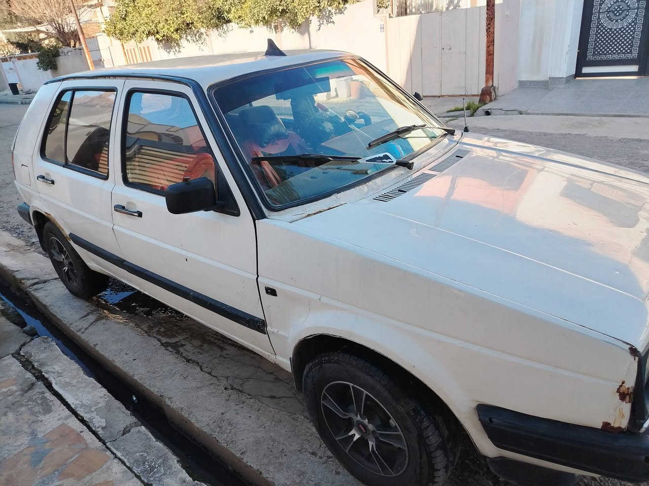 السلام عليكم 
سياره كولف موديل 89سنويه 2027
كابون بانزين طخم كير محرك شرط التحويل 
السعر 24وبيها مجال الاستفسار الاتصال على الرقم 
***********
