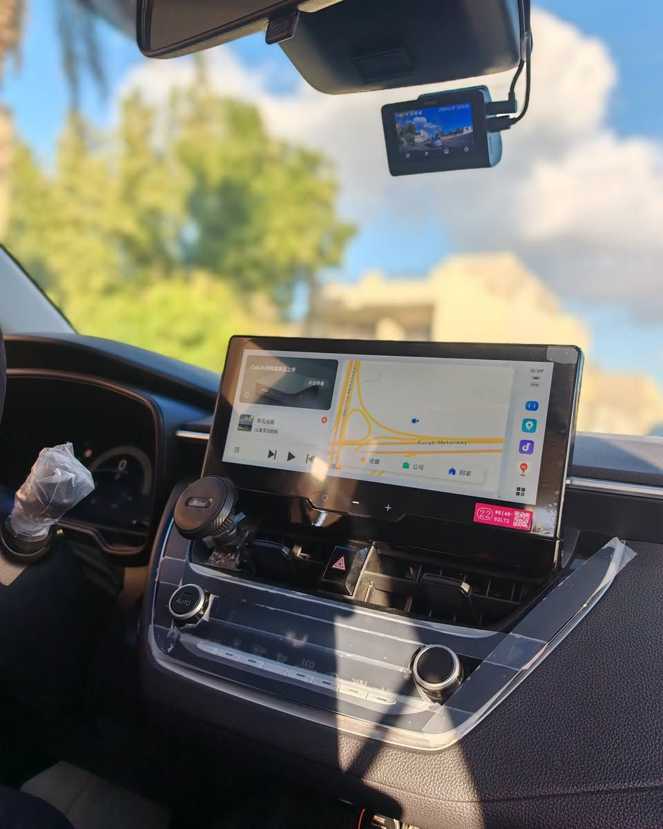 تويوتا كورولا هايبرد الشكل الخليجي
✅ الموديل  2024/12/12
✅ سعة المحرك 1,8L
✅ مرتبط بناقل حركة أوتوماتيكي 
✅ عدد AIR BAG 8
✅ لايت زينون + LED
✅ حجم الاطار 205/55R16 
✅ ويل كب 16
✅ مفتاح التشغيل بصمة
✅ دشبول ديجيتال 
✅ شاشة اصلية
✅ كاميرا دواره 
✅ المقاعد مخمل 
✅ تتسع المقصورة ل 5 ركاب
✅ مثبت السرعة Cruise
✅ تحديد المسار
✅ المودات والأوامر الصوتية
✅ فحص أنظمة السيارة 
✅ حساسات ضغط اطارات 
✅ تبريد شاشة
✅ قطعتين تبريد
✅ هاند بريك بصمة
✅ نظام مانع الانزلاق 
✅ا ISOFIX    ايزو فكس
✅ اوتو هولد Auto Hold 
✅ اشارة في المرايا الجانبية
✅ مخرج منفذ الطاقة
✅ ا  Bluetooth 
✅ تطعيم الدواخل ألمنيوم
✅ أبل كار بلاي CarLife+
السياره حلوه مرتبه عليها عازل حراري أصلي 
السياره بيها طخه بين الباب والجلملغ الخلفي
 شي بسيط جدا موضح بالصورة
بغداد حي العدل
السعر 155 قفل 
***********
