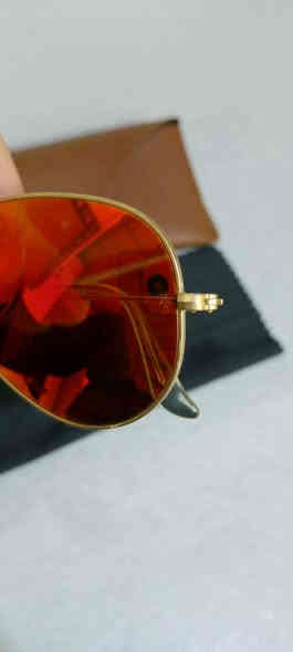 نظارة راي بان ايطالي اصلي
موديل طيارين
عدسات سميك
قياس 55
نضيف جدا جدا ، استعمال قليل
للاستفسار واتس اب: ***********
