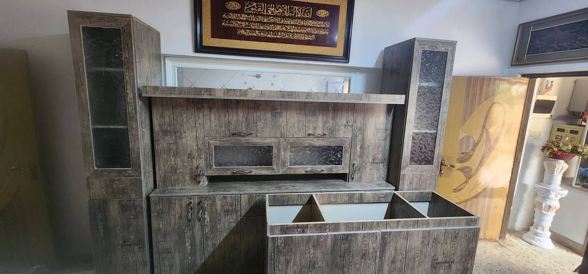 للبيع كاونتر خشب mdf نظيف كلش مستخدم اقل الشهر ...مكان بعقوبة بهرز ***********
