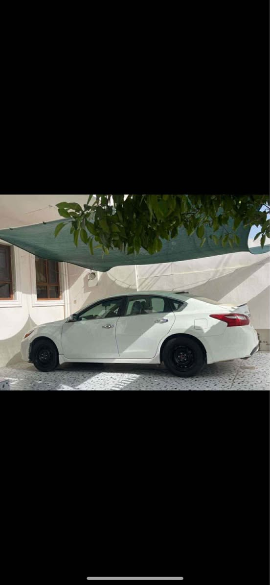 سلام عليكم التيما موديل 2017 موصفات عادي تشغيل عند بعد 
سنويه رقم جديد كوبون بانزين بيها 
قطعتين صبغ بيها بدون دواخل 
مكان كركوك اتصل***********
سعر 118 ومجال كركوك, العراق
