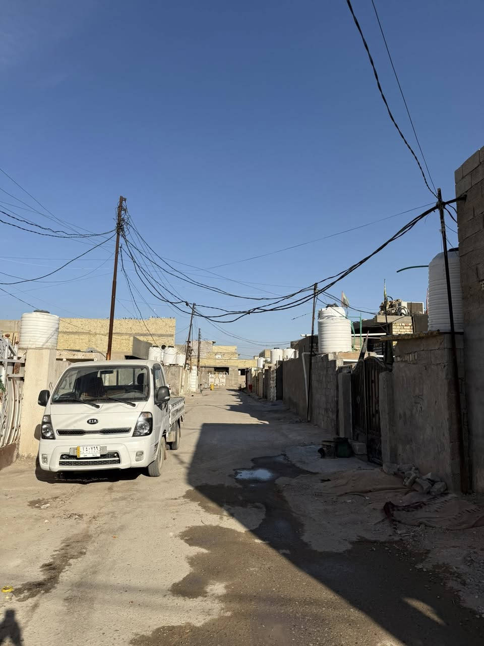 سلام عليكم اخوان قطعه للبيع مساحة 200 متر ركن  . الدوانم مقابيل الاربعتالاف  قرب صورة السيد الشهيد شارع التشابيه الثانيه شارع حسن باتول  ***********
