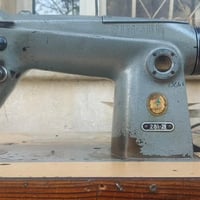 للبيع   مكينة سنجر (Singer) صناعية،. ياباني أصلي (مو تجميع أو صيني).  ...