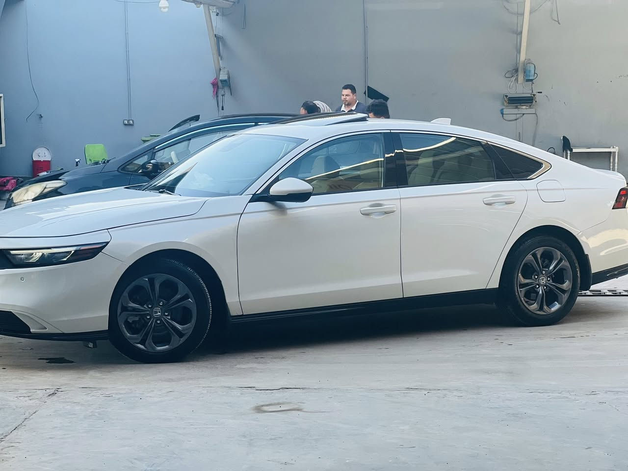 السلام عليكم للبيع أنسـب وأرخـص هوندا اكورد هايبرد فئة  EX-L فول مواصفات لون أبيض دواخل جلد بيجي بالسوگ ، كامل التفاصيل من المواصفات 

( السعر 165 وبيها مجال 

السيارة جاهزة مگمرگة مرقمة بغداد  تحويل ثاني يوم

مكانها الأنبار الفلوجه

للاستفسار أكثر عن الحادث او رقم الشاصي 
***********
