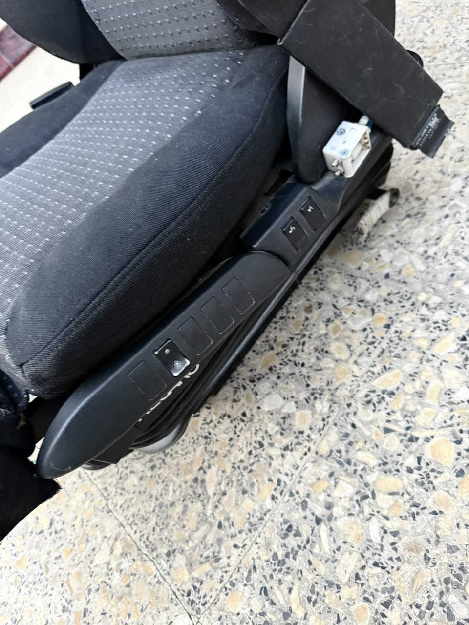 كشن سائق باص ام السيوف
نضيف جدآ 
مكانة بغداد 
***********
