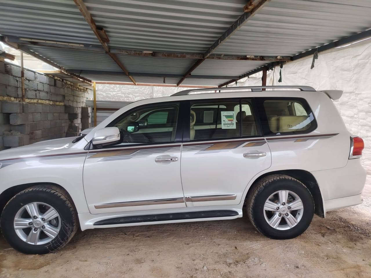 السلام عليكم البيع لاندكروزر 2014
لاندكروزر 2014 رقم بغداد دولي باسمي 6سلندر تخم تاير مكينه ما مفتوحه  سياره جاهزه بيها باب مبدل والباقي كفاله عامه سعر 340بيها مجال رقم ***********
