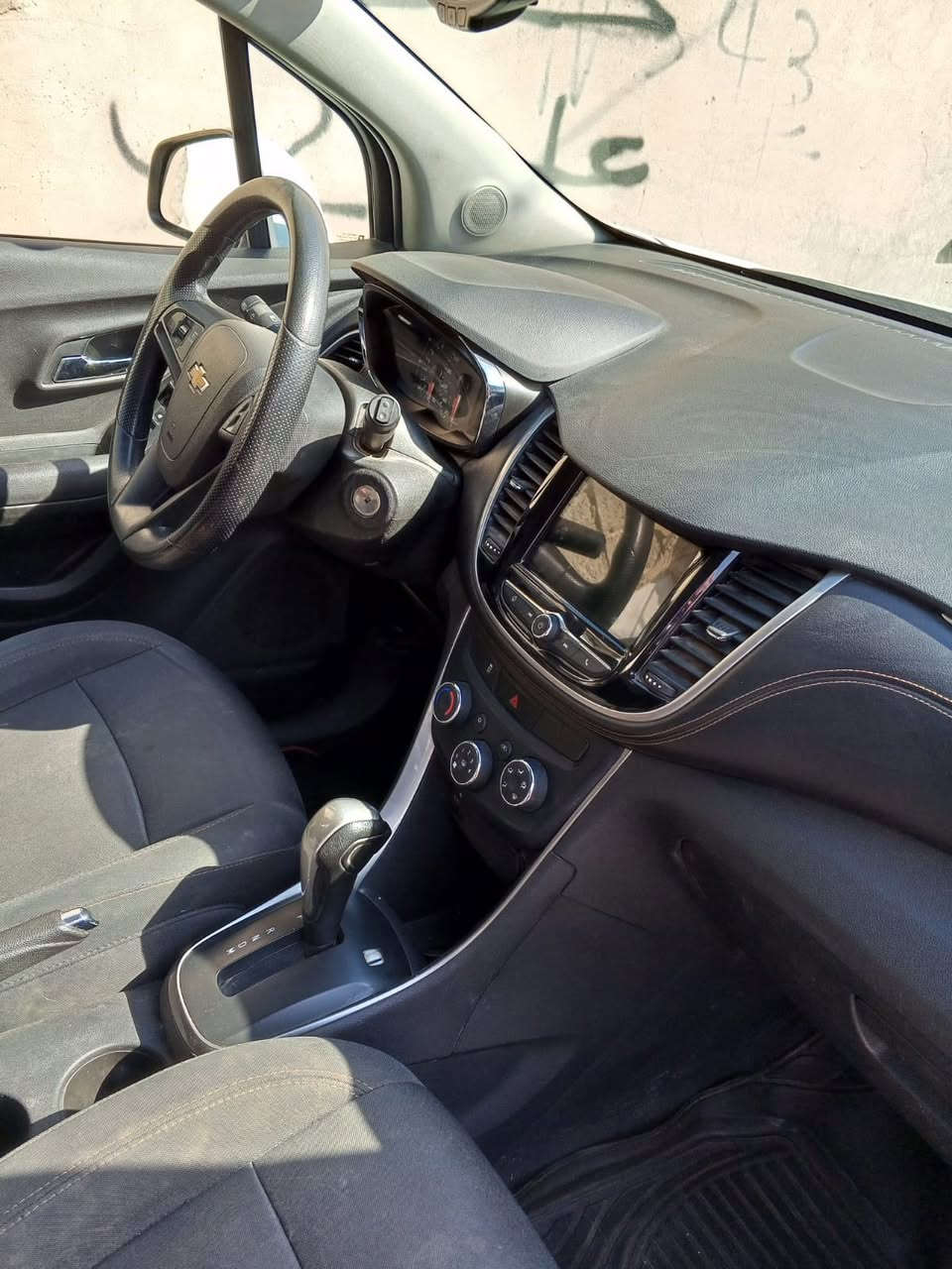 سلام عليكم
شوفرليت تراكس ٢٠١٨
كير محرك تحويل كلشي بشرط سيارة كلش حلوه ونضيفه  
كلين بدون قطره صبغ 
دبل اكسل وبي بطاقه بانزين 
مكان سيارة كركوك 
 سعر ١١٠ وبي مجال 

‭٠٧٧٣ ٠٦٨ ٧١٧٤‬
