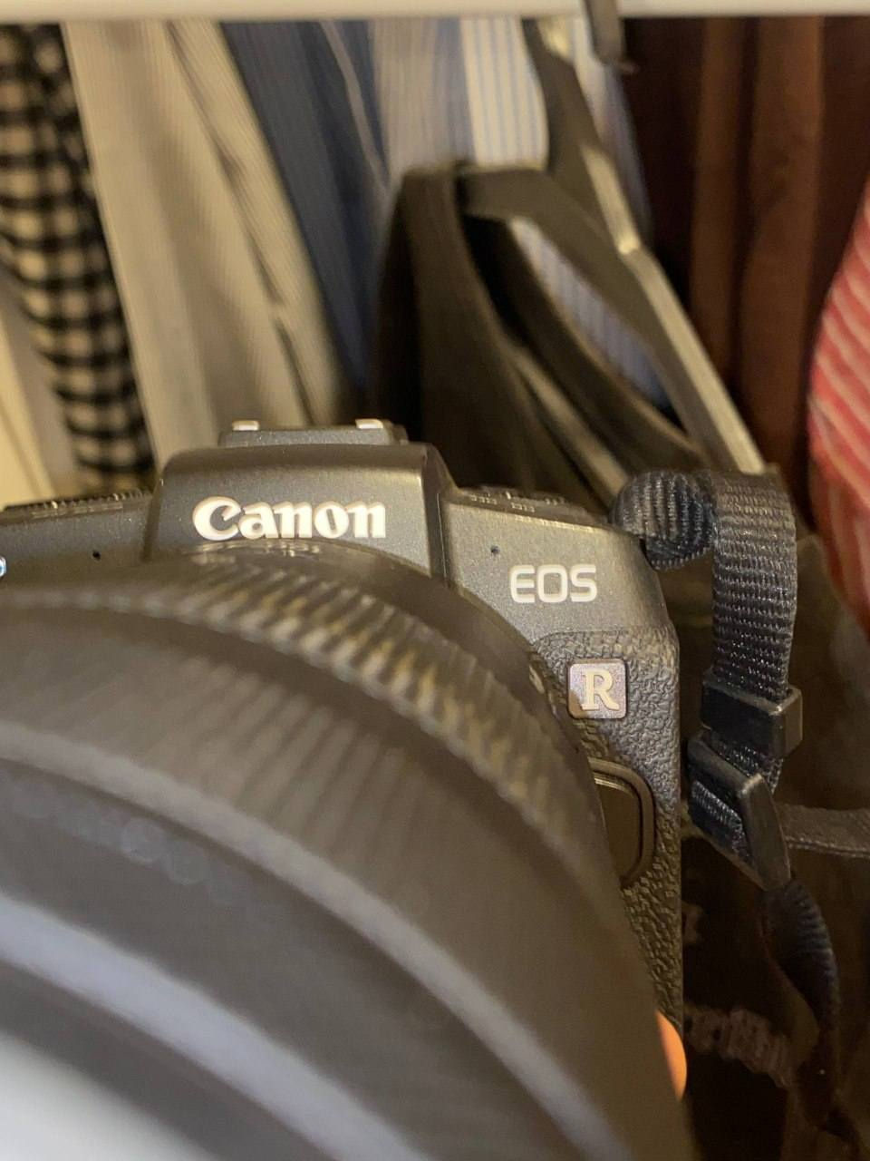 Canon EOS RP الكاميرا
العدسة Canon RF 100–400mm
وياها تجي الحقيبه كانون خاصه بيها والشاحن ثنين والبطاريات ثنين ورام ٣٢ كيكا وكله جديد ونضيف العدسه راقيه وجديده والكاميرا اي خدش مابيها مع الضمان ومواصفاتها راقيه كلش

📸 مستشعر Full Frame بدقة 26.2 ميجابكسل
⚙️ معالج DIGIC 8
🎥 تصوير فيديو 4K
🚀 تصوير متواصل حتى 5 إطارات بالثانية
📱 شاشة متحركة تعمل باللمس
🎯 نظام تركيز Dual Pixel AF

تحب تشوف شغلها والسعر راسلني خاص


**إذا كنت صاحب هذا الإعلان وتريد حذفه لأي سبب، رجاءا أرسل رسالة إلى الدعم الفني**