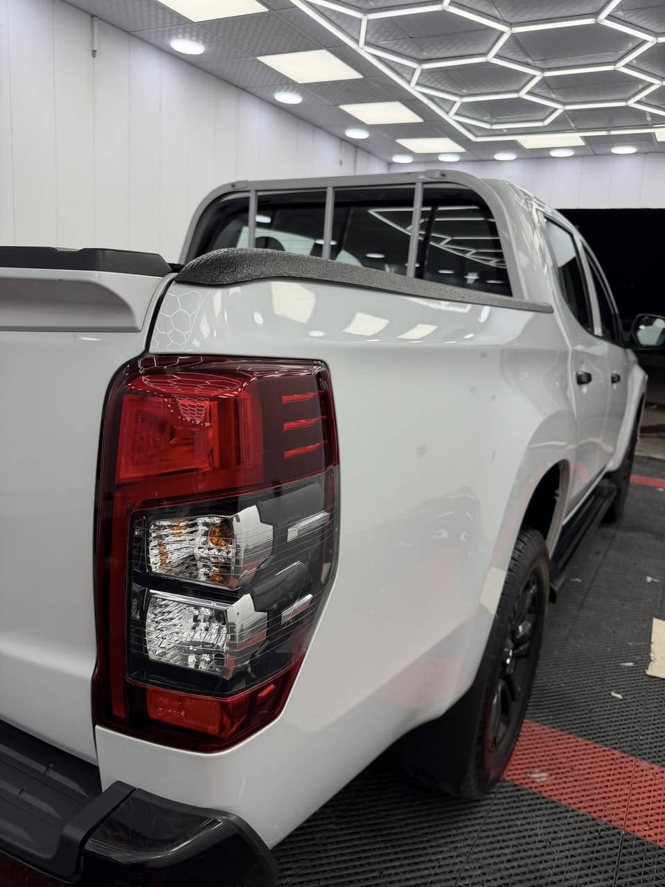 للبيع بيكم مسيوبيشي L200 فئه - 01 -
عداد المسافه -23الف-
موديل 2023 اصـل سيارة عالم ثاني من ناحية السياقة و اعتمادية و مواصفات الأساسية 
 سيارة كلش حلوة

#مـــواصــفـــات 🔰 رقم بغداد بسمي تحويل ثاني يوم 

سويجات اثنين + لايتات زينون ثلجي عالي ناصي

فور ويل 4X4 + درع اسفل سيارة + نزول منحدرات 

كشنات جلد + كشن كهرباء + كشنات لون اسود تطريز احمر 

تبريد امامي و خلفي + تبريد لمس + تحكم ستيرن 

دشبول ليزري + مريات جانبية شفط + ويل بلاك
____________________________

سيارة كلش قويه من كل نواحي شرط تبريد ثلج 
 محرك 2500 كاز سوبر جارج 
  للستفسار ***********
