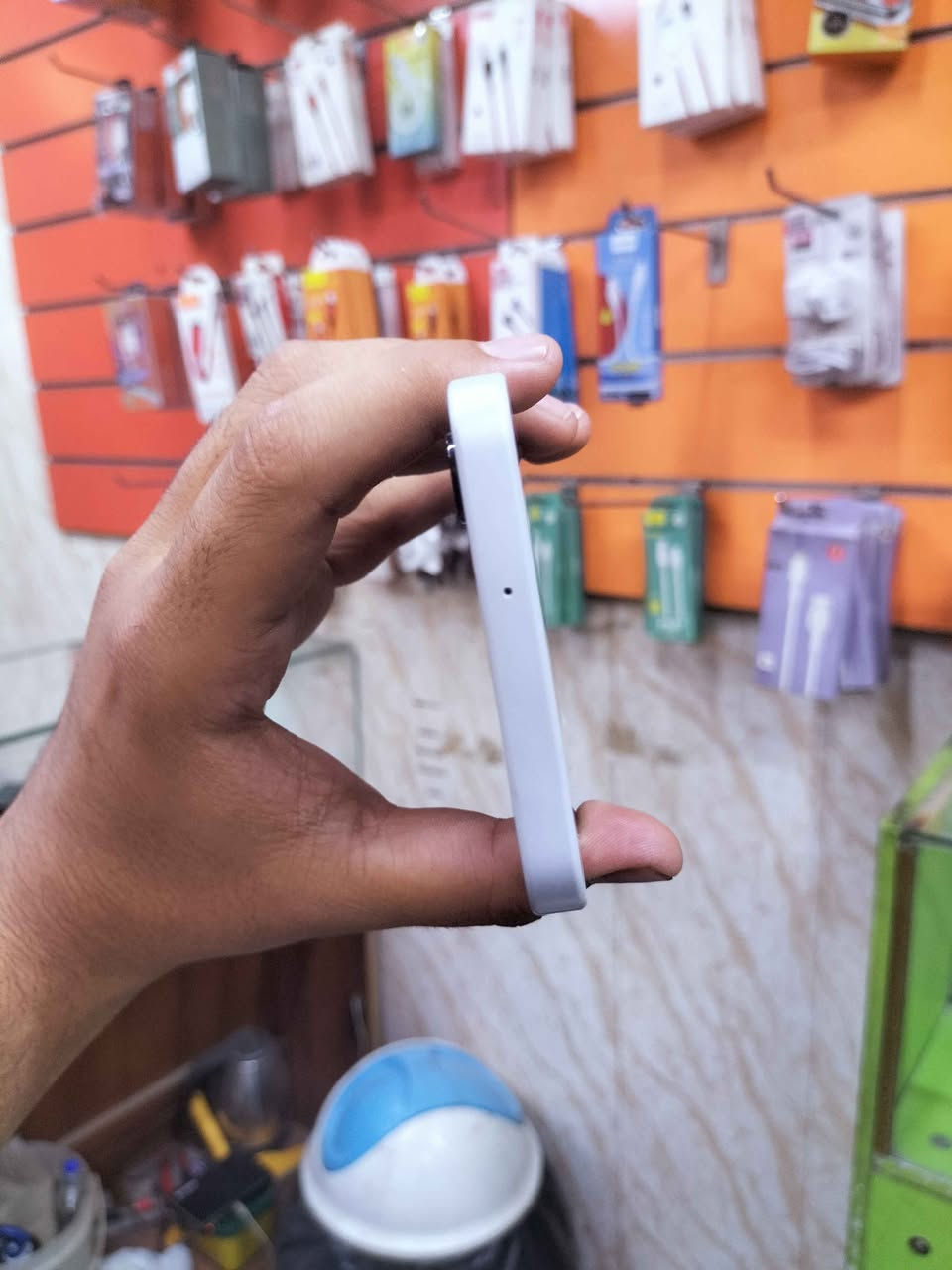 كلاكسي A16 
ذاكرة 128/4
جهاز نظافة 90% 
لا مفتوح ولا مبدل بي شي نهائيا
سعر 140,000 بغداد, العراق


**إذا كنت صاحب هذا الإعلان وتريد حذفه لأي سبب، رجاءا أرسل رسالة إلى الدعم الفني**