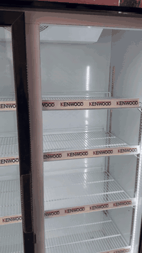 السلام عليكم براد للبيع استخدام فقط ١٥يوم جديد للاستفسار ***********
