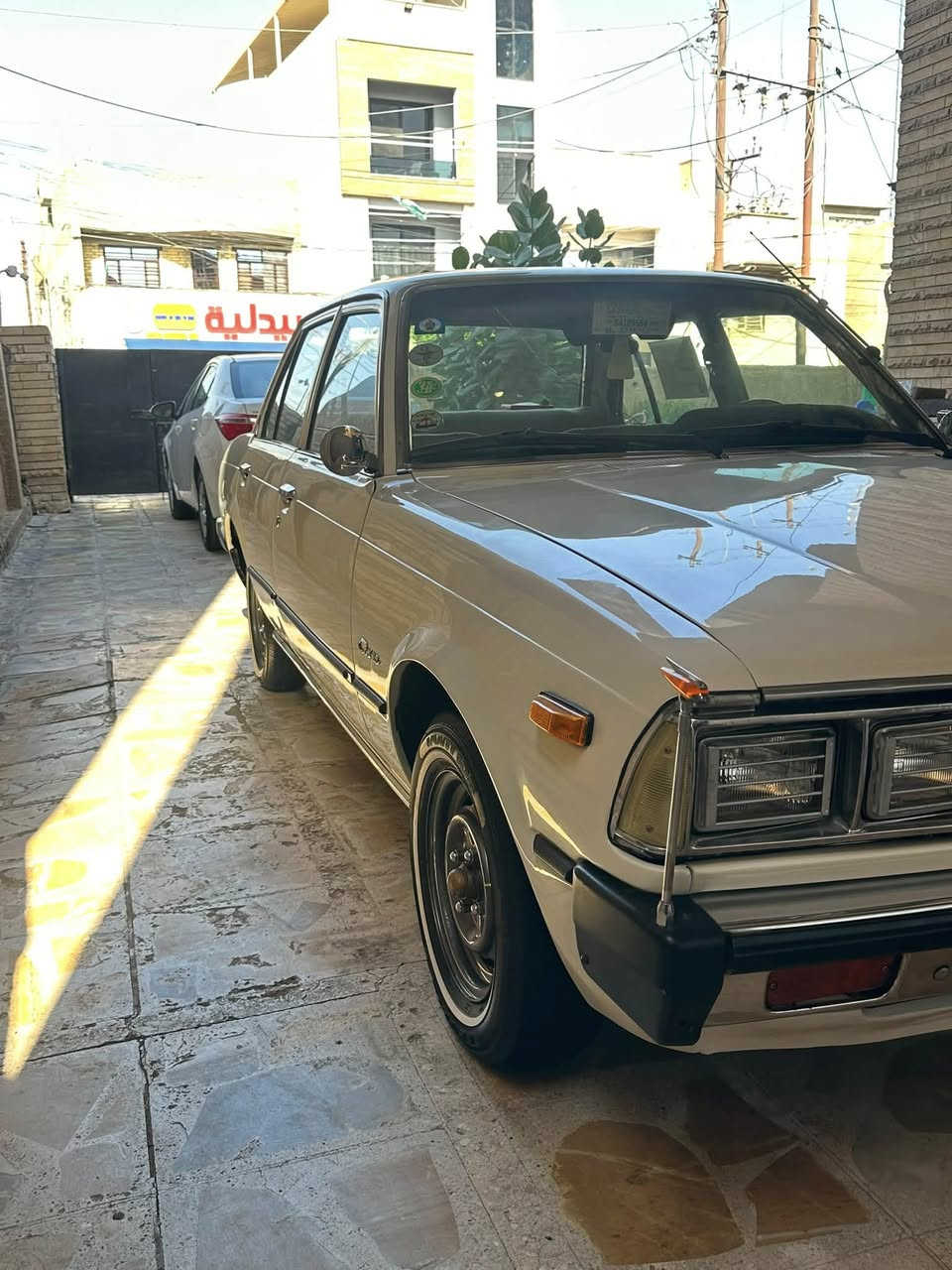 السلام عليكم
كرونه موديل 1980 
لون ابيض 
رقم جديد بغداد
تحويل مباشر
مكينة+كير+اكسل نظيف كلش
صدر جديد 
كير 5 نمر واكسل خفيف
التبريد منضومه كامله بس ميشتغل بس مابي نقص
السعر 50 ورقه 
المكان بغداد السيدية
للاستفسار الاتصال على الرقم
***********
