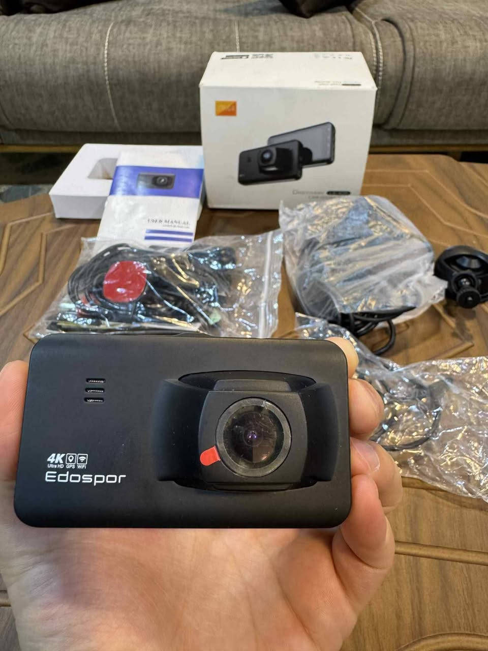 الداش كام من Discovery (طراز LS-K20) بدقة تصوير 4K Ultra HD لتسجيل تفاصيل الطريق بوضوح.تدعم الجهاز ميزات الاتصال اللاسلكي Wi-Fi ونظام تحديد المواقع GPS المدمج لتتبع مسارات القيادة.تأتي المجموعة عادةً مع كاميرا خلفية إضافية وزاوية رؤية واسعة تصل إلى 170 درجة للتغطية الشاملة.
*********** واتساب
