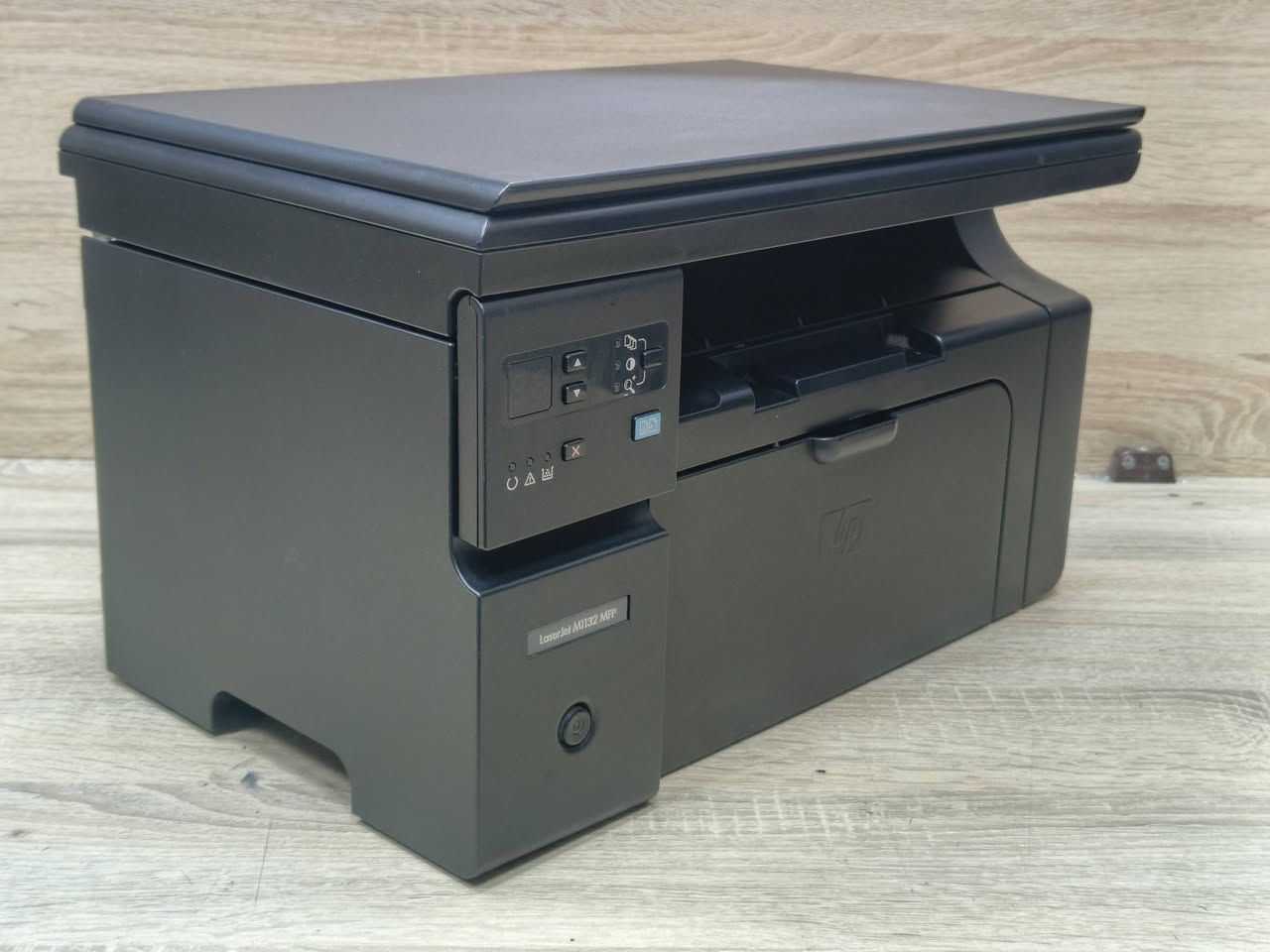 طابعة hp موديل M1132 laser jetاسود وابيض ليزري  مستعمل بحالة ممتازة سعر الحبر 10 الف تطبع 1600 نسخة نوع الحبر باودر سرعة طباعة 18 ورقة بالدقيقة وجه واحد استنساخ طباعة سكنر 
🚦سعر الطابعة 135 الف 🚦مع كاترج جديد وكيبل كومبيوتر وكيبل كهرباء وقرص تعريف .
📠 للطلب *********** / *********** 
📍أربيل شارع سلطان مظفر عمارة اليعقوبي. 
🚕 يوجد توصيل لكل المحافظات نسبة نظافة الجهاز 95% ضمان تشغيل وفحص...
#الصفوة
#طابعتي
