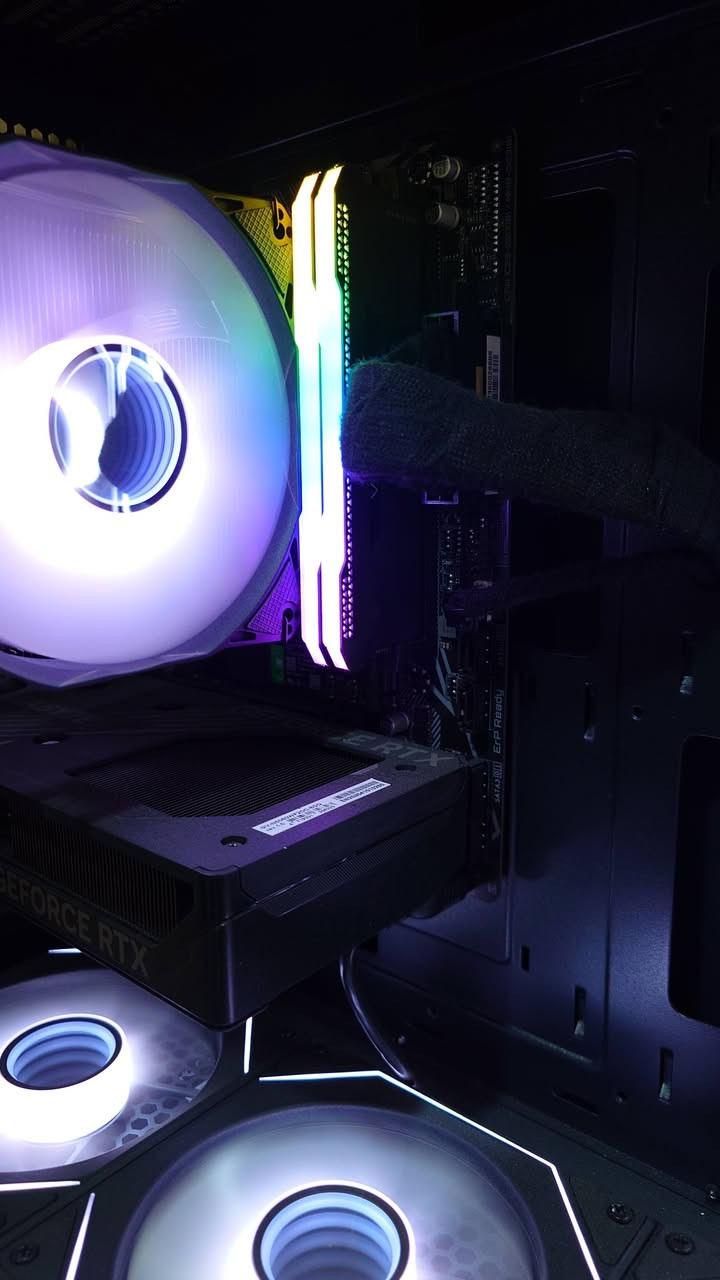 pc games
معالج 
Ryzen 5 5500
مساحه التخزين
SSD 1TB
رام 
16g
مذر بورد 
GIGABYTE-M/B B450M K 2.0
كارت الشاشة 
NVIDIA GeForce RTX 5060
بورسبلاي
DarkFlash AT750W (Bronze brand)
مبرد 
AIR COOLER BLACK SAMA ΚΑ4001
شاشة 
msi حجم 27
ماوس
G3360
سماعة 
REDRAGON ZEUS 
-----------------
مستخدمه شهرين فقط 
كل القطع بعدها بضمان الشركة 

سعرها 1600

عنوان البياع 

رقم الهاتف 
***********
