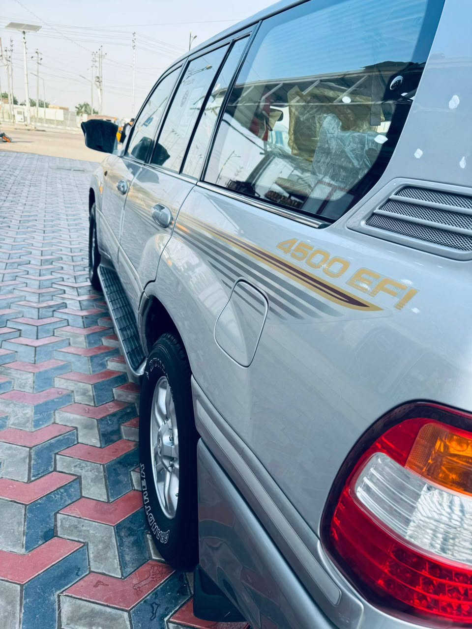 سلام عليكم لاندكروزر2007فول مواصفات 
كفاله عامه سياره عله وضع شركه  ماشيه 200
رقم شمالي سياره بأسمي  مكان سياره العماره ميسان 
سعره 215
***********
