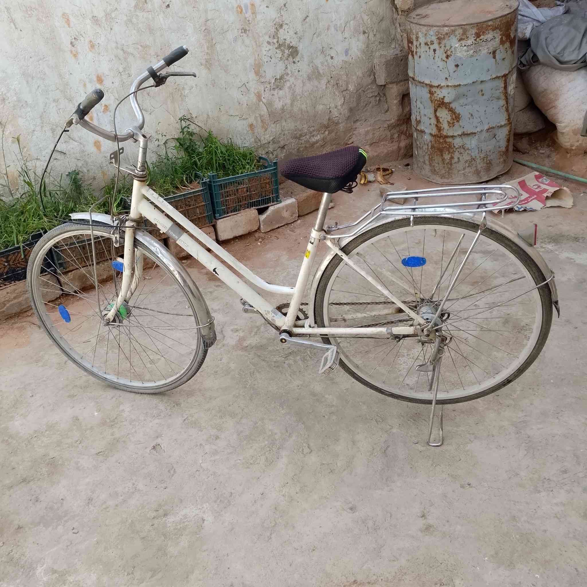 السلام عليكم بايسكل ياباني 🎌 حجم 27 نضيف كلشي مابي التاير الوره مبدل صارشهر السعر 65 وبي مجال المكان نجف الاشرف حي العسكري ارقم*********** 
ما متواجد فيس
