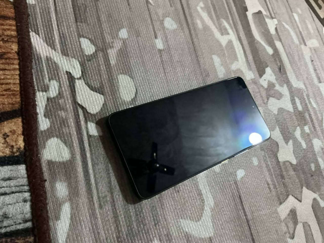 السلام عليكم ورحمة الله وبركاته 
خوان جهاز بوكو x6برو 5Gذاكره 512 ملحقاته كامل نضيف ما بي شي فقط شخوط خفيفه بخلفية الكامره ما الها اي تاثير سعره 340 مكان بغداد الشعب رقم ***********
