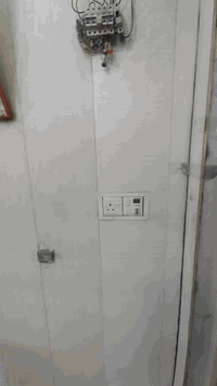 خراض حلاقة للبيع في مدينة الصدر قطاع 16 مقابل 62 للئستفسار اتصل 077193...