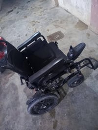 عندي عربانة كهربائية نضافة فول شرط السعره 500الف وبيها مجال 0770857334...