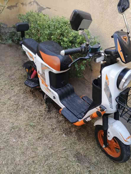 دراجه عالشحن خمس بطاريات صار شهر من اشتريتها ب 600 واريد ابيعها ب 400 قفل بعدها بالباكيت العنوان بغداد ***********
