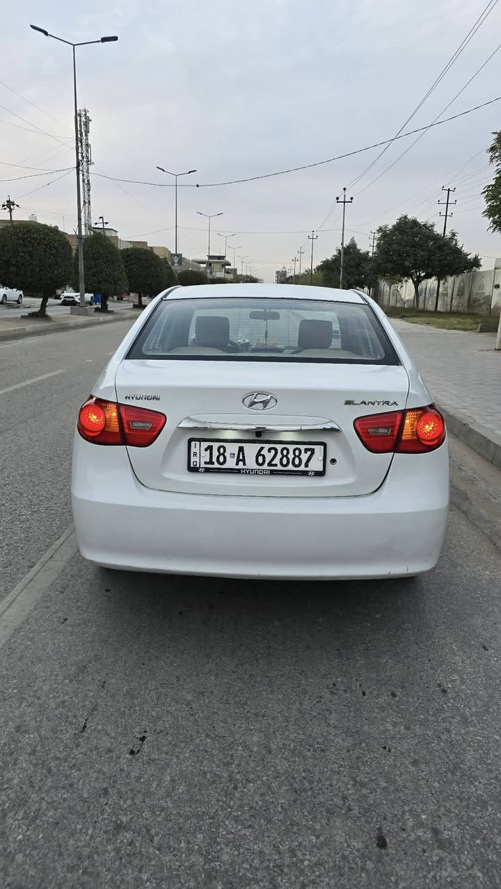 سلام عليكم النترا ٢٠١١ سياره خليجي ١٦٠٠ كير مكينه خير من الله تبريد ثلج ماعايزه ربع دينار سياره كبل للشارع مال جناي متوازي عله بيعتها للاستفسار الاتصال ***********
