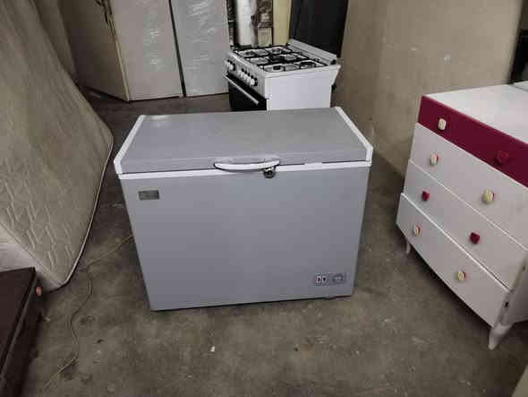 مجمدة بعدها جديدة للبيع *********** ***********
