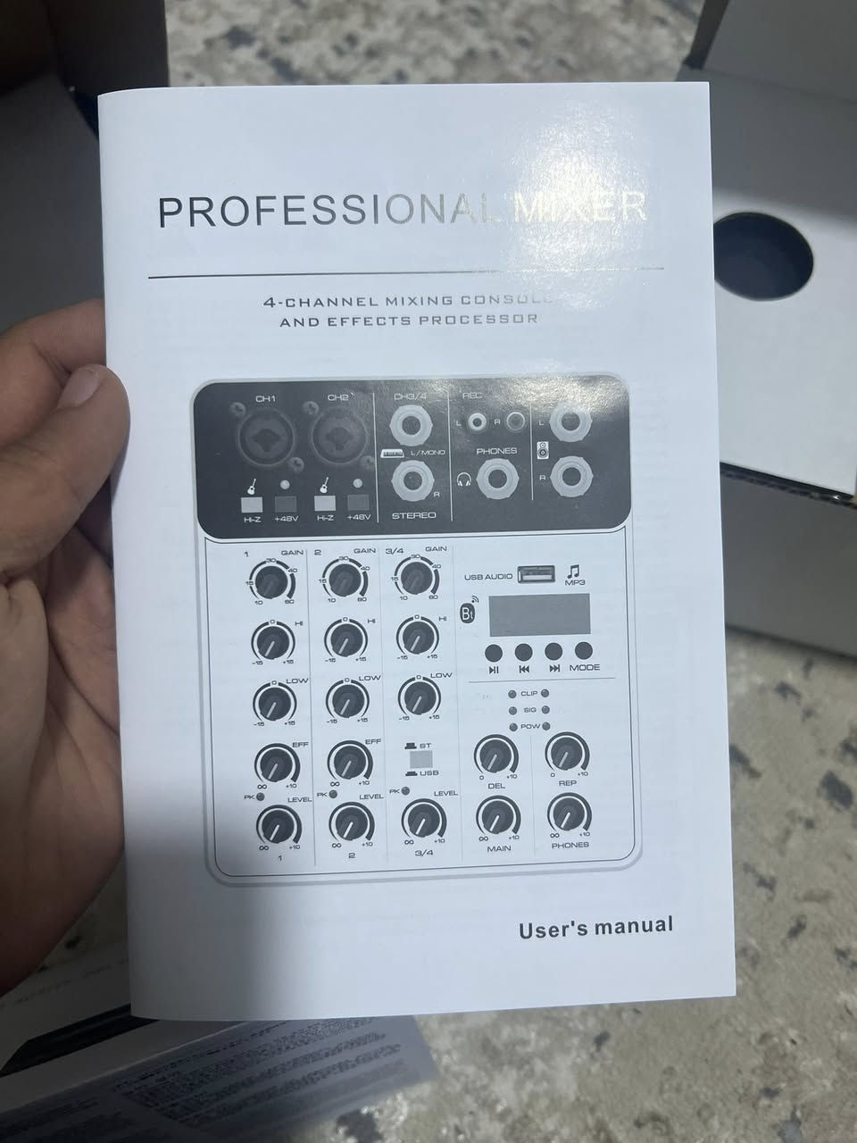 🔥 للبيع عدة صوت احترافية للبث والتسجيل 🔥
🎤 مايك Shure SM7dB الأصلي ركز ع كلمة الأصلي مع بار كود المايك تكدر تتئكد من الموقع مالتهم 
🎛️ مكسر Debra V4 Audio Mixer

عدة مثالية لـ:

- البث المباشر (Streaming)
- اليوتيوب والبودكاست
- التسجيل الصوتي الاحترافي
- الألعاب والتعليق

⭐ المايك من أشهر المايكات بالعالم، يعطي صوت نقي جداً ويعزل الضوضاء بشكل قوي.
⭐ المكسر يدعم USB + Phantom Power + تحكم كامل بالصوت.

📦 الحالة: نظيف جداً / استخدام خفيف

📍 الموقع: (كركوك)

📩 **للمهتمين التواصل خاص


**إذا كنت صاحب هذا الإعلان وتريد حذفه لأي سبب، رجاءا أرسل رسالة إلى الدعم الفني**