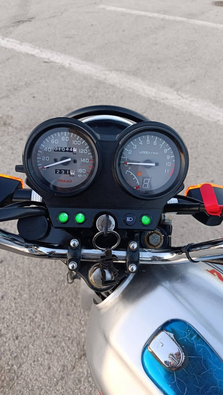 سلام عليكم دايون عضم للبيع موديل 2022اوراق أصولي منفيس هم موجود دراجه نقصها بس استنده ثنائيه دراجه خير من الله السعر 1100 وبيها مجال مكان حله جسر بته 
رقمي ***********
