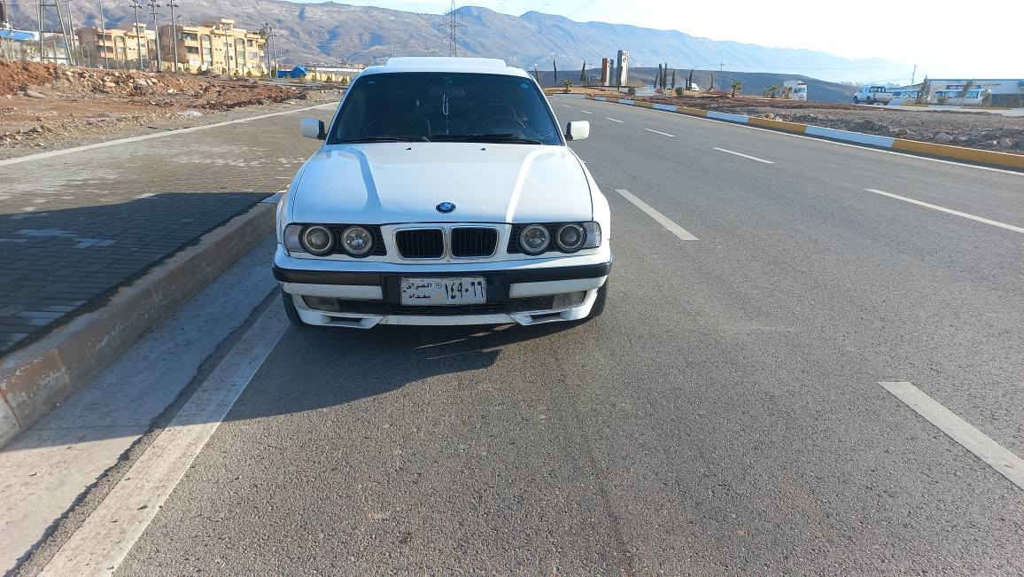 بیئێم مۆدیل 93 گێڕ تۆماتیک تەبریت ساردو گەرم سەقف سلایت دوجامی پێشەوەی کارە باییە ویل m لایت عەڵقە پێش گەورە  گێڕو مەکینە بەشەت مەکینەی هەڵمیشی نیە ئاڕم پلاستیک سلێمانیە بەشەرتی ئەوەلیات موسو بڕاوەو سەقفو شانی بەشەرت بۆیاخیش یەکدوو پەڵەی هەیە/ سحری 65/معامەلە
 ژ.م *********** كويسينجاك, أربيل
