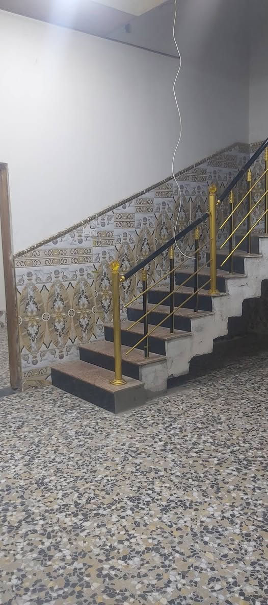 بيت للايجار جديد ٥ميل غرفتين وصاله ومطبخ ودوانيه وطارمه ***********
