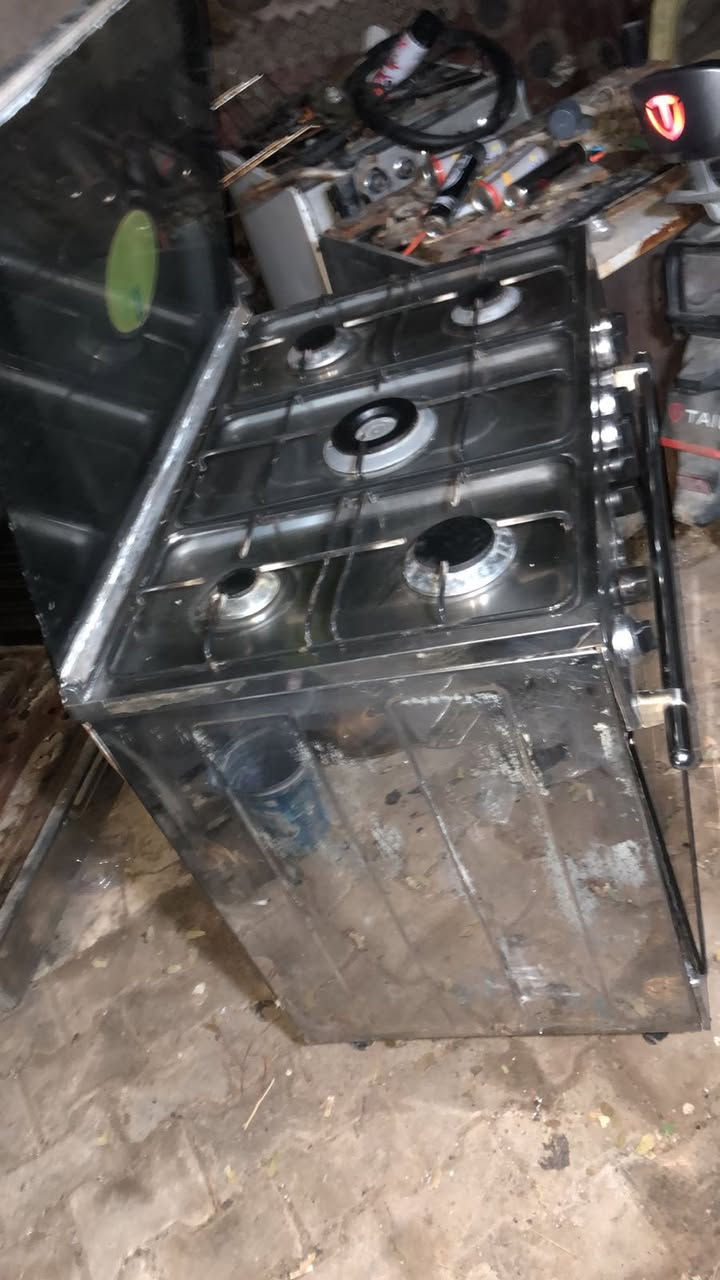 السلام عليكم طباخ فريش مصري نظيف كلش نار زركه وقويه للتواصل خاص او واتساب ***********
