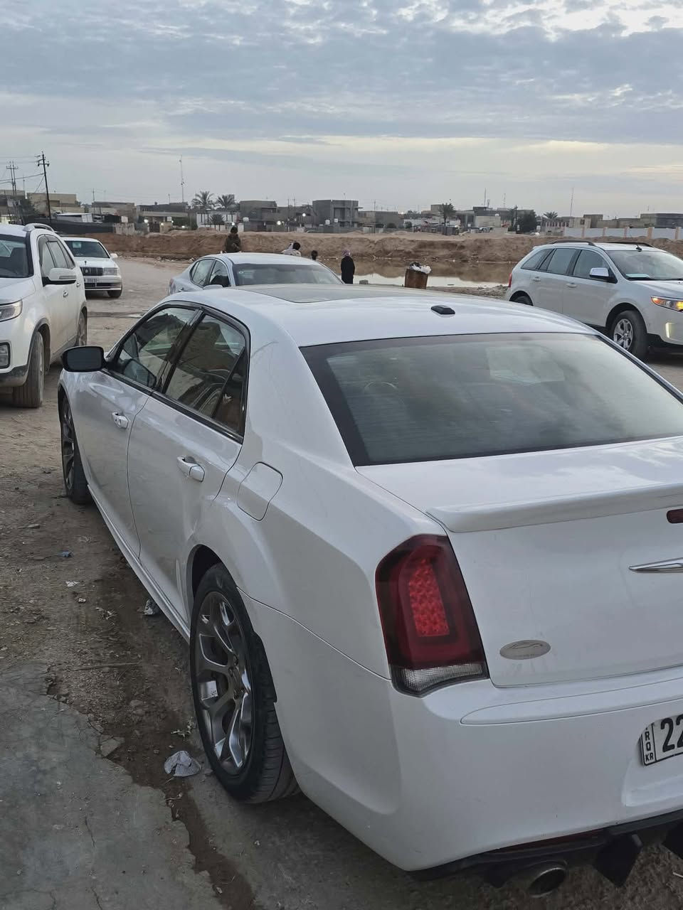السلام عليكم

للبيع كرايسلر C300  فئة S موديل 2016 

• محرك 3.6 

• رقم اربيل 

• الممشى125 ألف مايل  

• فول مواصفات عدا الرادار  الامامي 

• محرك وكير وحداديه وتبريد بحالة ممتازة

• داخلية باللون الاسود نظيفة جداً

. 

السيارة جاهزة للاستخدام اليومي والسفر، فحصها بأي مكان ترغب به.

السعر: 195 وبيه مجال 

الموقع: حله / بابل 

رقم الهاتف ***********
