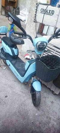 دراجه شحن واحد من الباتريات منهي البقيات مبيهن شي سعر 200مكاني بغداد 0...