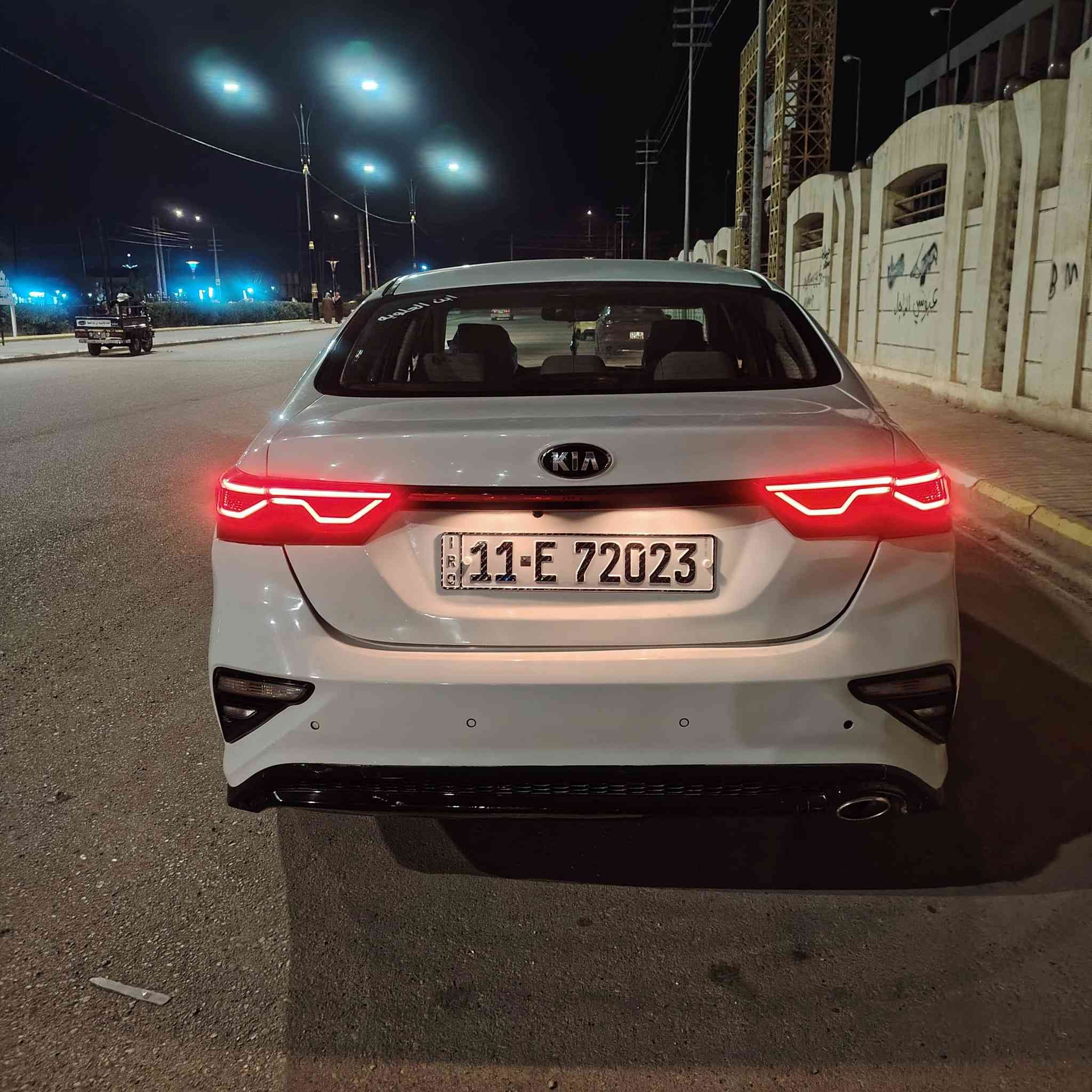 رقم بغداد باسمي مداور ثاني يوم
مكانها بالرميثه مشروع وطني لد نهاري 
بصمه.   بصمه ابواب بصمتين وياه    السياره    .نظام  ترحيب فتحه.تشغيل عن بعد .بيه هوايه مواصفات بعد 
مكينه كير محرك تبريد قطعتين  مكفولات .عدا بدي سياره
تخم تايرات ستوني مبدلهن 
للاستفسار . ***********
