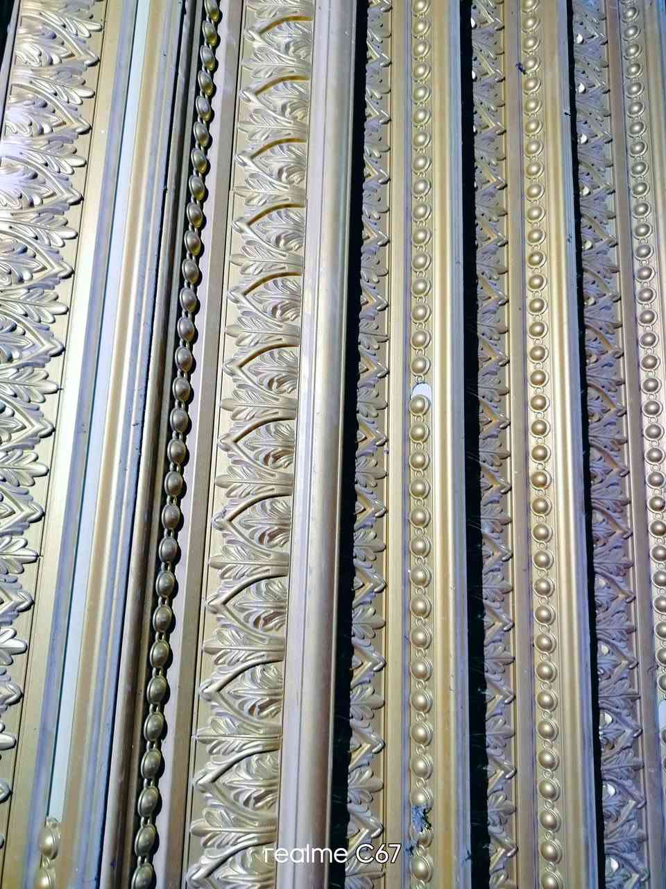 للبيع ترايش ديكور ذهبي الطول 3متر سعر القطعة ثلاثة الاف للاتصال ***********
