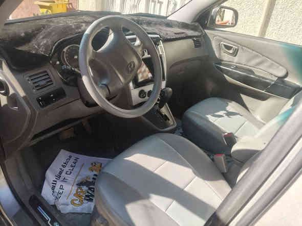 سيارة توسان موديل 2009 خليجي محرك 2000 دوش 4 سلندر مصبوغة جمالية بية بلجاملغ الأيمن سيارة جاهزة من كل النواحي رقم اربيل بسمنا دولي  سيارة كولش حلوة السعر 90 وبيها مجال الشراي يتصل مامتواجد على الفيس مكان السيارة بغداد البلديات تلفوني *********** بغداد
