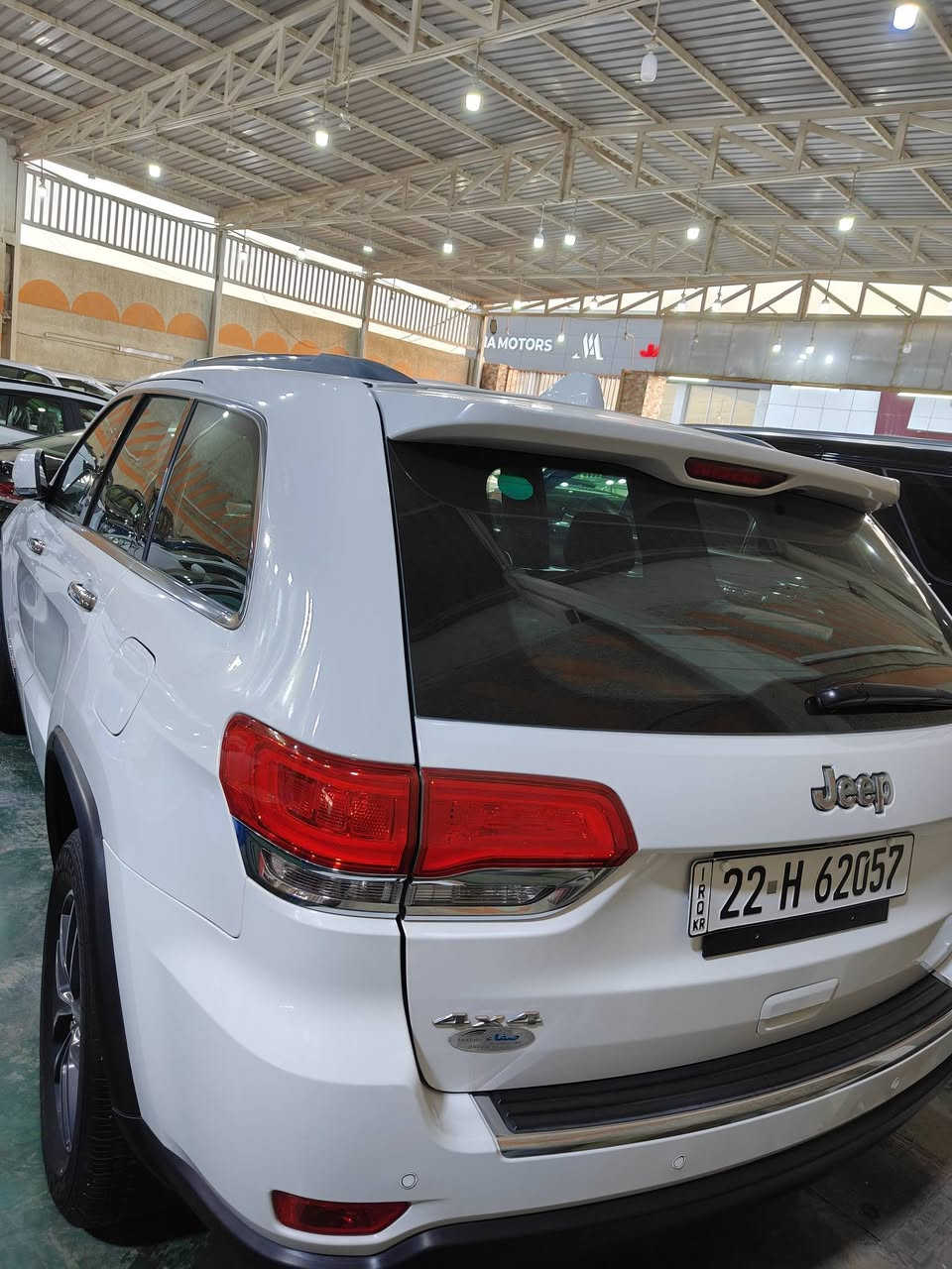 تحيه طيبه السلام عليكم ورحمة 
للبيع جيب ٢٠١٨  خليجي لمتد فول مواصفات رقم اربيل هزه وسنويه جديده مكفوله من الصبغ فقط خشم الخاملغ كد اصابع فقط و بيها ٤ بيبان دبل كود من الشركه ماشيه ١٠٣ الف كيلو 
رقم اربيل شرط تحويل مباشرة سنويه هزه جديد 
السعر 25 بي مجال بسيط 
اي استفسار 
***********
مكان بغداد البياع معرض المنار الحديث شارع 2
