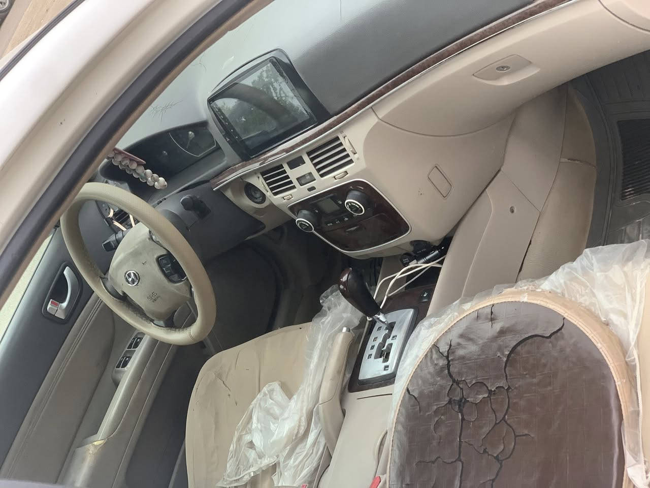 السلام عليكم  عندي سوناته موديل 8 محرك 6 بيه منضومه غاز 
كير ومكينه كفاله وارد امريكي بيه جاملغ امبدل امامي السياره ليبل واحد مصبوغه عام تخم تاير 
مكاني بغداد التاجي سبع البور 
***********
***********
