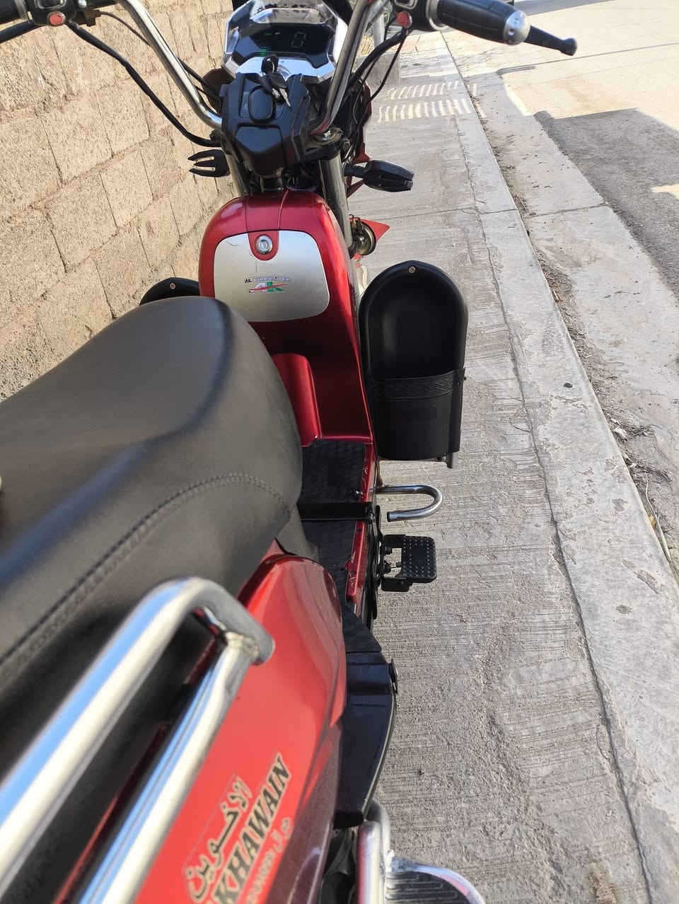 للبيع هارلي الأخوين 
5باتري موديل 23 
نضام سويج +بصمه تشغيل عن بعد
ماطور نظيف 
. نضام ار رجوع للخلف
4سرع 
كهربائيات كلها شغاله اي نقص مابيه نضافه فول 
كل نقص مابيه بطاريات عشره ونص يقرن فول 
ملاحظه دراجه ع فحص سعر 400 بيه مجال لشراي 
***********
+9647827587898
