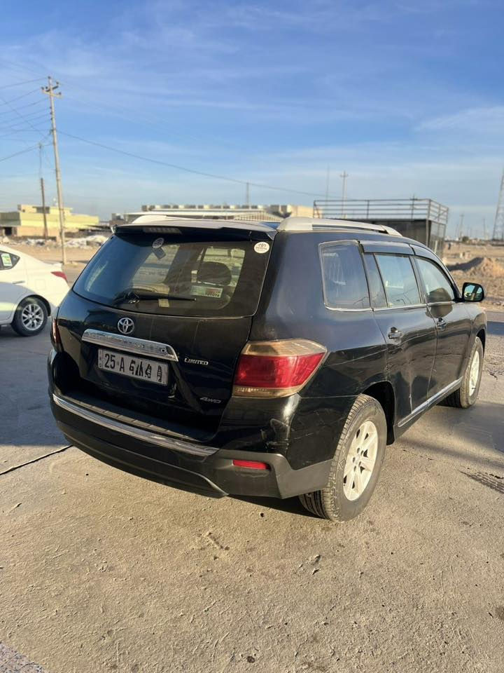 سلام عليكم للبيع هايلندر موديل 2012 كير محرك صدر تايرات كهربائيات باتري كلهن شرط سياره حلوه وجاهزه ومال جناي كير محرك شرط لاتنقيص ولاتبخير ولاصوت  محرك V6 السياره 7 راكب بيها صبغ 3 قطع والباقي مكفول رقم كركوك دولي سنويه جديده رقم جديد شرط التحويل والغرامات مكان السياره صلاح الدين تكريت  السعر 120 وبيها مجال للأستفسار رقم الهاتف اسيا ***********
