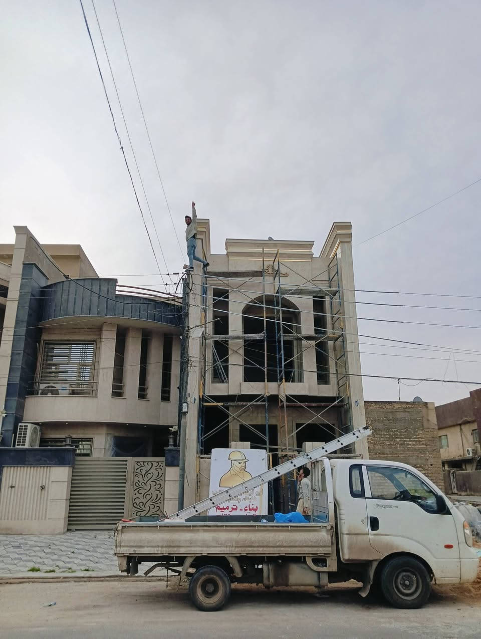 تم تصميم وتنفيذ هذا العمل في العاصمه بغداد بالمرمر الليمرا  السوبر بنظام الكلاسك
طريقة العمل (سيم نحاس + لحيم+ خبط لين +بي ار  سي  6ملم 15×15)
  
عملنا في جميع محافظات العراق

لمراسه الصفحه او اتصال علئ الارقام  

***********

***********  واتساب
