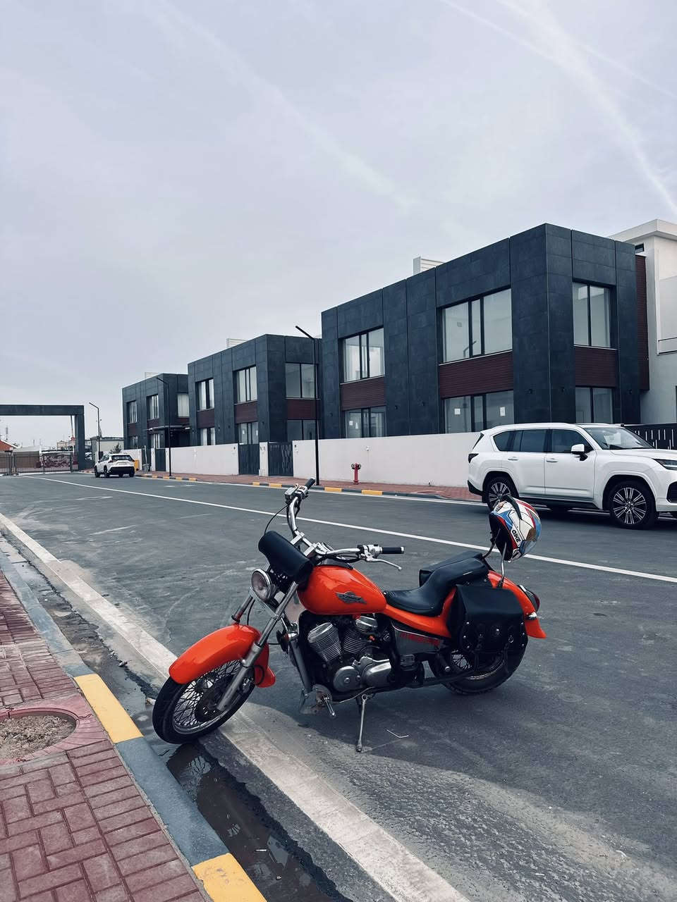 هوندا ستد (400) رقمها بصرة سنوية باسمي تحويل ثاني يوم  الدراجة اي نقص مابيها شوفت عينك نصبتها مرتبة كلجات جديدة كهربائيات كاملة وكلشي شغال ماي راديتر كله اخضر دهن امزويل سعر (20 ورقة) ***********
