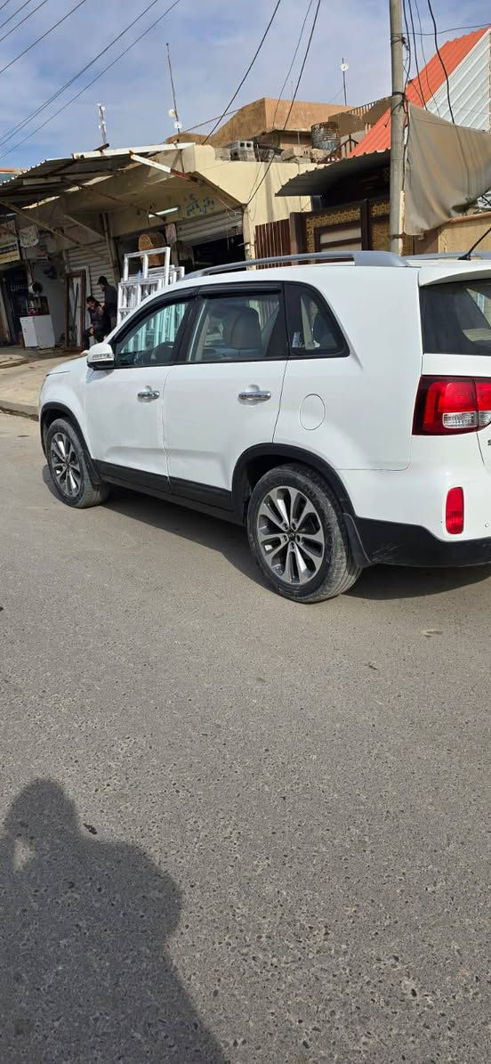 سورنتو 2015 فول مواصفات بدون اسليت شرط التحويل كير مكينه شرط بيها قطعه صبغ باب  اليسار سعر 163وبيها مجال رقم الهاتف *********** قير متواجد على الفيس
