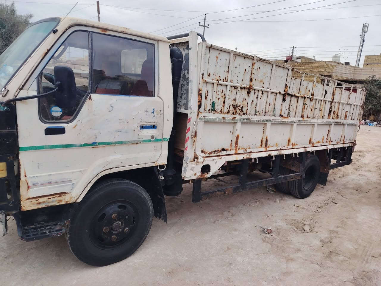 السلام عليكم سياره للبيع تيوتا
حمل السعر 40 ورقه وبيها مجال للشراي
للتواصل الاتصال على الرقم *********** _*********** العنوان المثنى الرميثه
