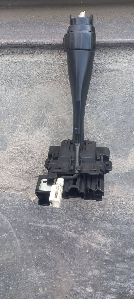 يدت اشاره  بيه ظرر قبغ الايت مكسور بس تشتغل لايت وبلاجكتور يشتغل موظح بلصوره سعره ١٠ الف
يدت ماسحات ١٥ الف
راديتر تبريد ٧٠ الف 
سني كوري اصليات


**إذا كنت صاحب هذا الإعلان وتريد حذفه لأي سبب، رجاءا أرسل رسالة إلى الدعم الفني**