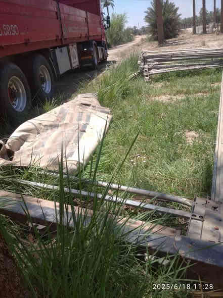 السلام عليكم جادر مسرح للبيع مفصخ الباب الخلفي جديد كامل سقف وصفاح ستفسار اكثر *********** مكان بابل
