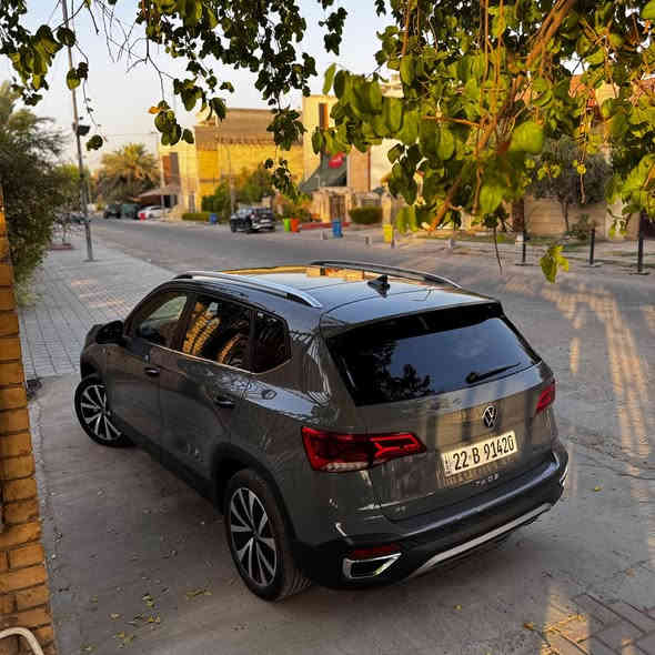 السلام عليكم
فولكس واجن تاوس SE  2023 
محرك 4 سلندر 1500 توربو
فول مواصفات
لون اسمنتي حادث بسيط باب خلفي سكن 
صور الحادث موجودة بالمنشور
بجم كبس ماشية 25 الف 
بصمة ابواب سقف بانوراما 
تدفئة بالكشن ستيرن تدفئة 
تبريد قطعتين
لايت زينون بلادي
رادار امامي جانبي وخلفي 
تحديد مسار
هاند بريك دكمة  
وباقي المواصفات معروفة
رقم اربيل بأسمي تحويل ثاني يوم
مكان السيارة بغداد شارع فلسطين 
للاستفسار التواصل على الرقم ***********
